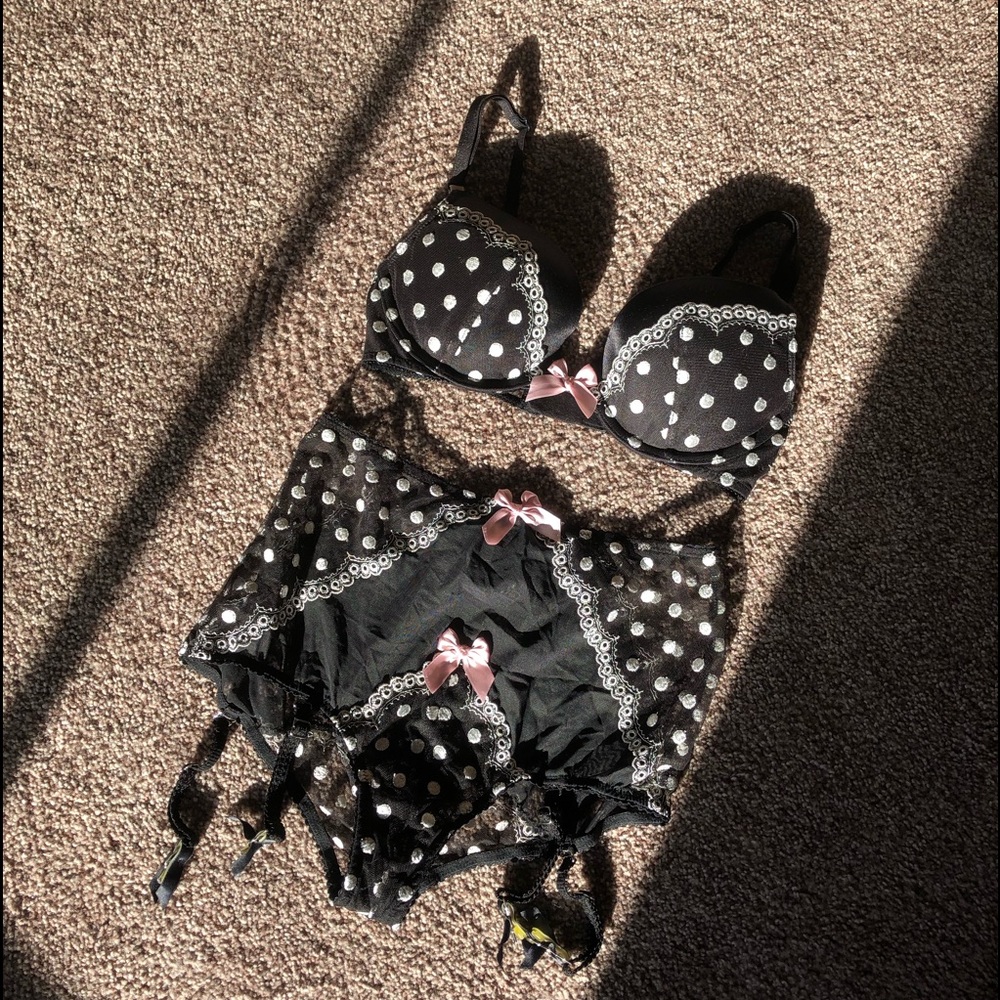 VS Lingerie Set